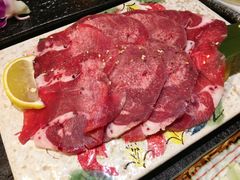 薄切牛舌-虎焱炭火烧肉