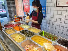 自助取餐区-三兄弟高炉烧饼