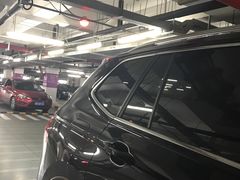 -虹桥火车站-停车场