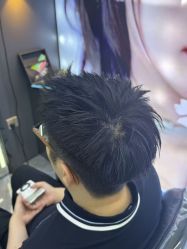 -藤野造型烫染·漂发