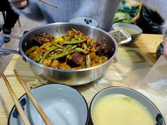 -内蒙焖面大盆骨餐馆(山大路店)