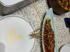 -小董哥烤串·爆汁大油边(故宫店)