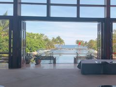 -亚龙湾喜来登·美景台大堂吧