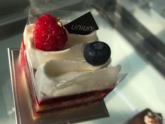 -UNI UNI(环亚凯瑟琳店)