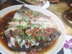 -阿瓦山寨·湘菜现炒·剁椒鱼头王(咸阳总店)