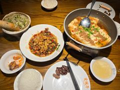 -爱碗亭·鲜炒湖南菜(壹城中心店)