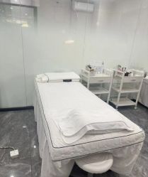 -苗方清颜专业祛痘·皮肤管理