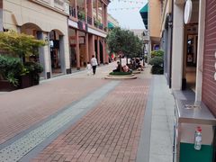 -王府井奥莱临潼小镇(临潼店)