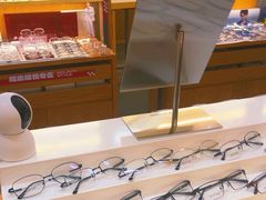 -优医视平价眼镜蔡司依视路折扣工厂店(十里堡店)