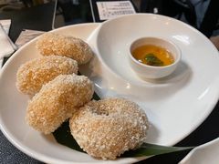 炸虾饼配泰国梅子酱-帕蓝·暹罗料理(大学路店)