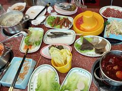 -四囍码头海鲜烧烤自助火锅(外滩南京东路悦荟广场店)
