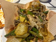 -小河公主秘制烤羊腿(小绿谷店)