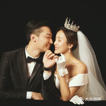 选择巴黎春天，化妆老师若溪化妆技术很棒，人也特别好