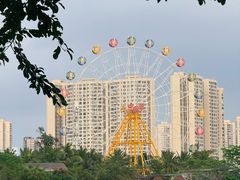 -万绿园