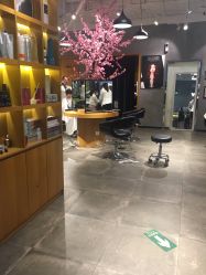-时尚殿堂明星门店