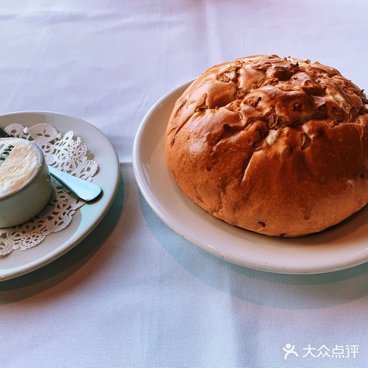 沪上老牌三大牛排馆之一的莫尔顿牛排