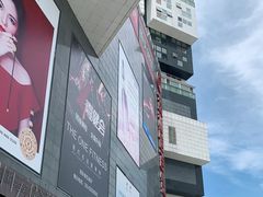 -资和信百货商场