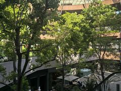 -瑞虹新天地月亮湾