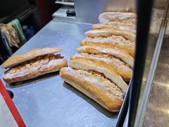 -Bánh Mì Huynh Hoa