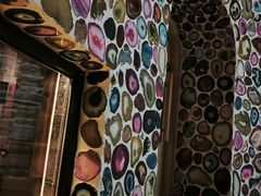 -涨巢·潮玩水疗局