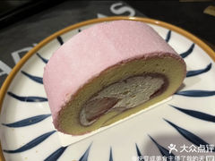 季节限定草莓瑞士卷-星巴克(大宁店)
