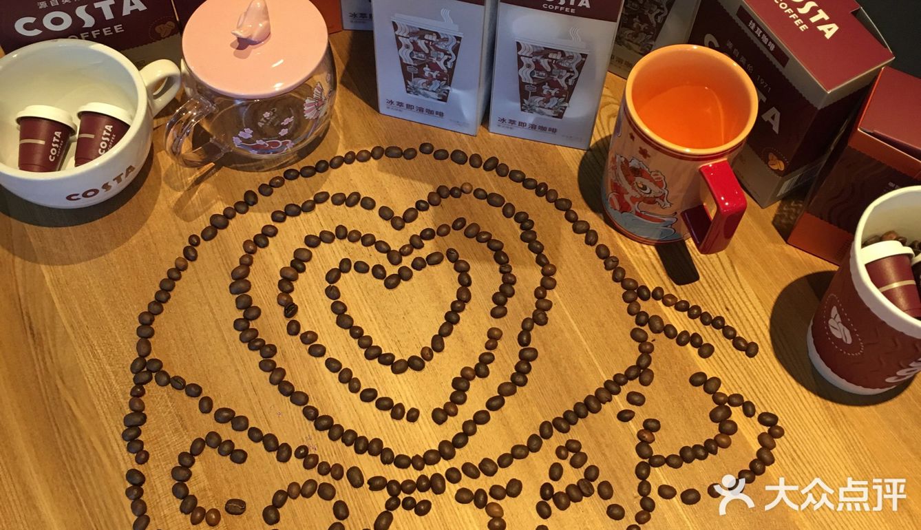 喜欢喝costa的拿铁☕️因为牛奶和咖啡的分层真的好看