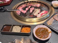 -铭牛烧肉·和牛海鲜自助(高新月牙湖店)