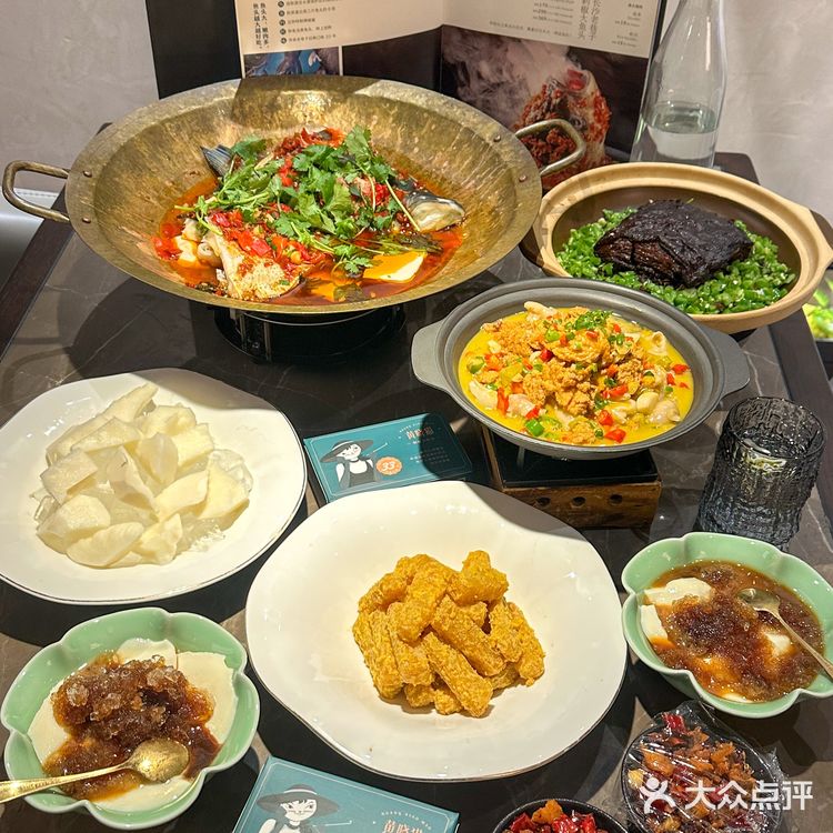 深圳的!梅干菜扣肉饭!好吃死了……