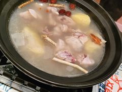 -松哥油焖大虾.小龙虾.黑鸭煲(海岸城店)