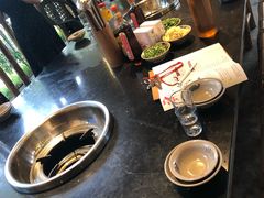 -茅草房·河畔园林火锅