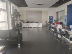 -华胜奔驰宝马奥迪专修连锁(虹梅南路店)