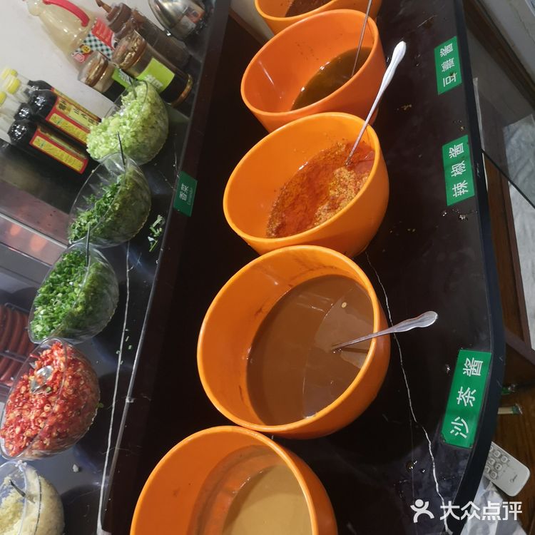 环境一般，但是味道挺好，去的早不用排队