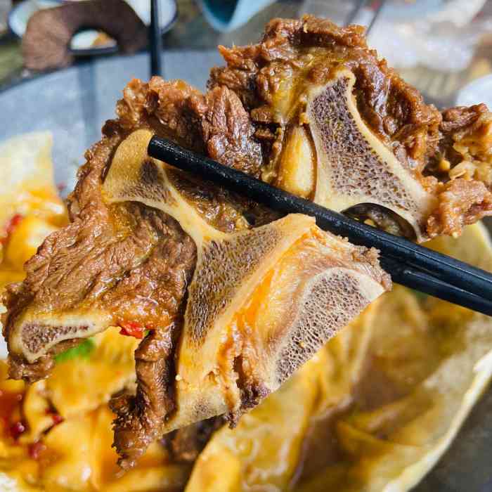 蜀牛巷地锅牛骨-"大门在包河万达的银屏巷这边,莱真牛烤肉隔.