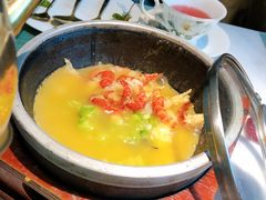 招牌小龙虾红汤泡饭-蜜桃花开·中西融合菜E&W(南长街店)