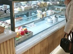 -焙丽拾光(麦凯乐直营店)