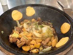 -粘豆包柴火铁锅炖
