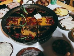 -正贰捌经重庆老火锅(建设路店)