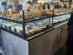 面包甜点陈列柜-仙峰天然面包(迎宾路店)