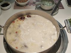 -洪氏嗨捞·广东猪肚鸡·椰子鸡火锅(西咸万象城店)
