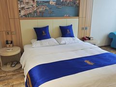 -速8酒店(成都龙泉世茂城广场店)