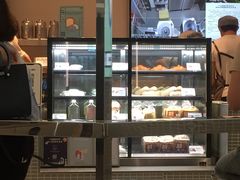 面包甜点陈列柜-喜茶(深圳丰盛町店)