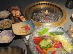 -铭牛烧肉·和牛海鲜自助(高新月牙湖店)