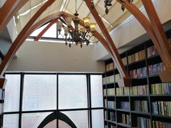 -钟书阁(松江泰晤士小镇店)