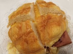 Big&nbsp;men菠萝包-澳门陈光记烧味饭店(南京德基广场店)
