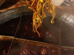 -岗上渣渣老火锅(两路口店)