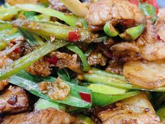 盐菜回锅肉-花鸟鱼私家小厨(文殊院店)