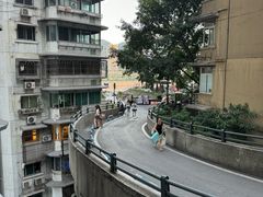 -白象居