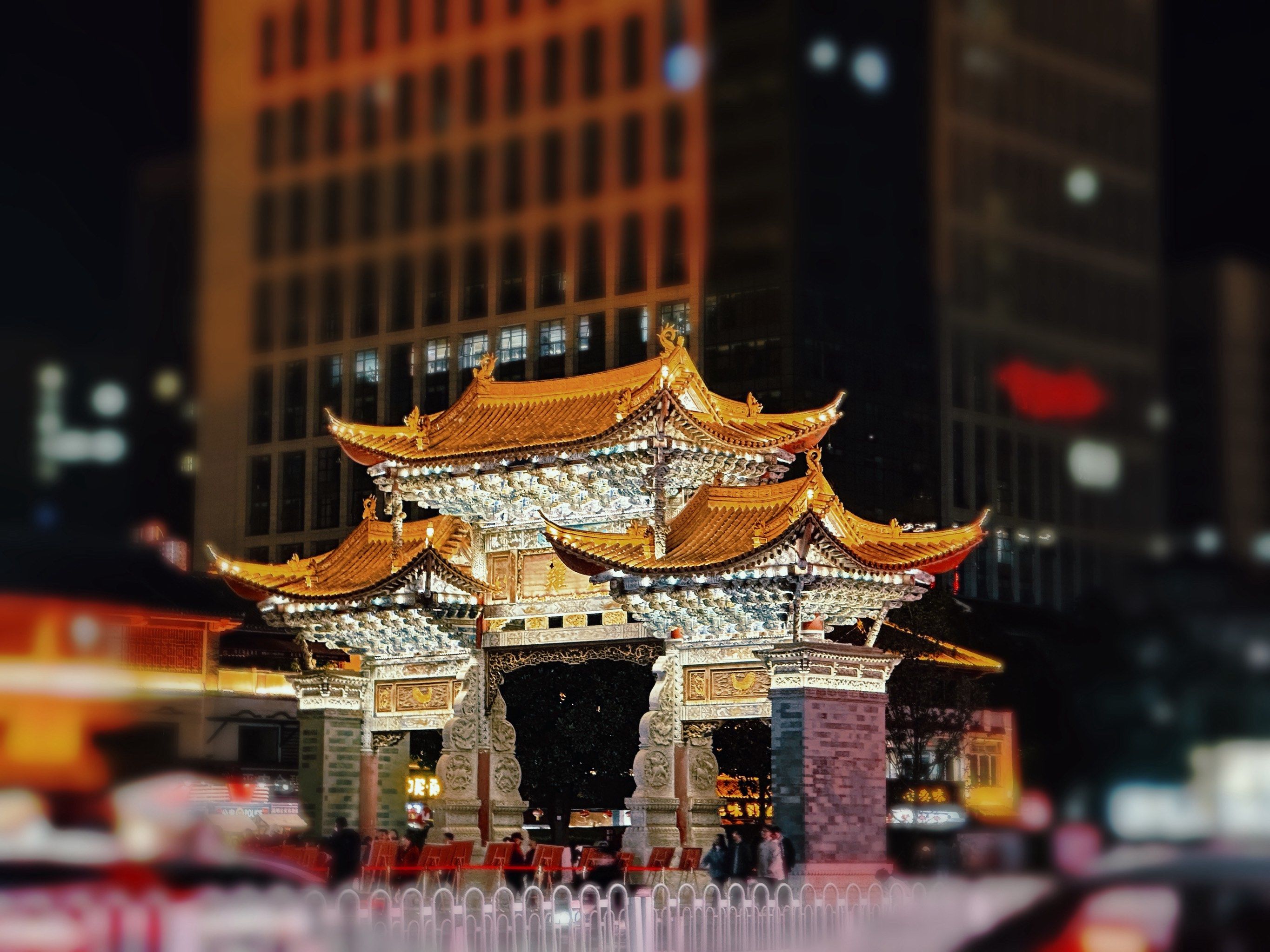 0元玩转这座城南屏街是昆明历史上的老街区,也是昆明市古老的商医街