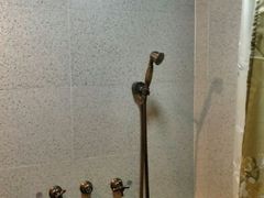 两个淋浴头，方便小孩子-西塘明榉坊客栈