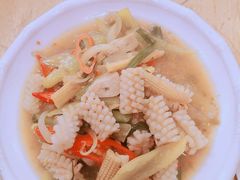 -J Daeng Seafood
